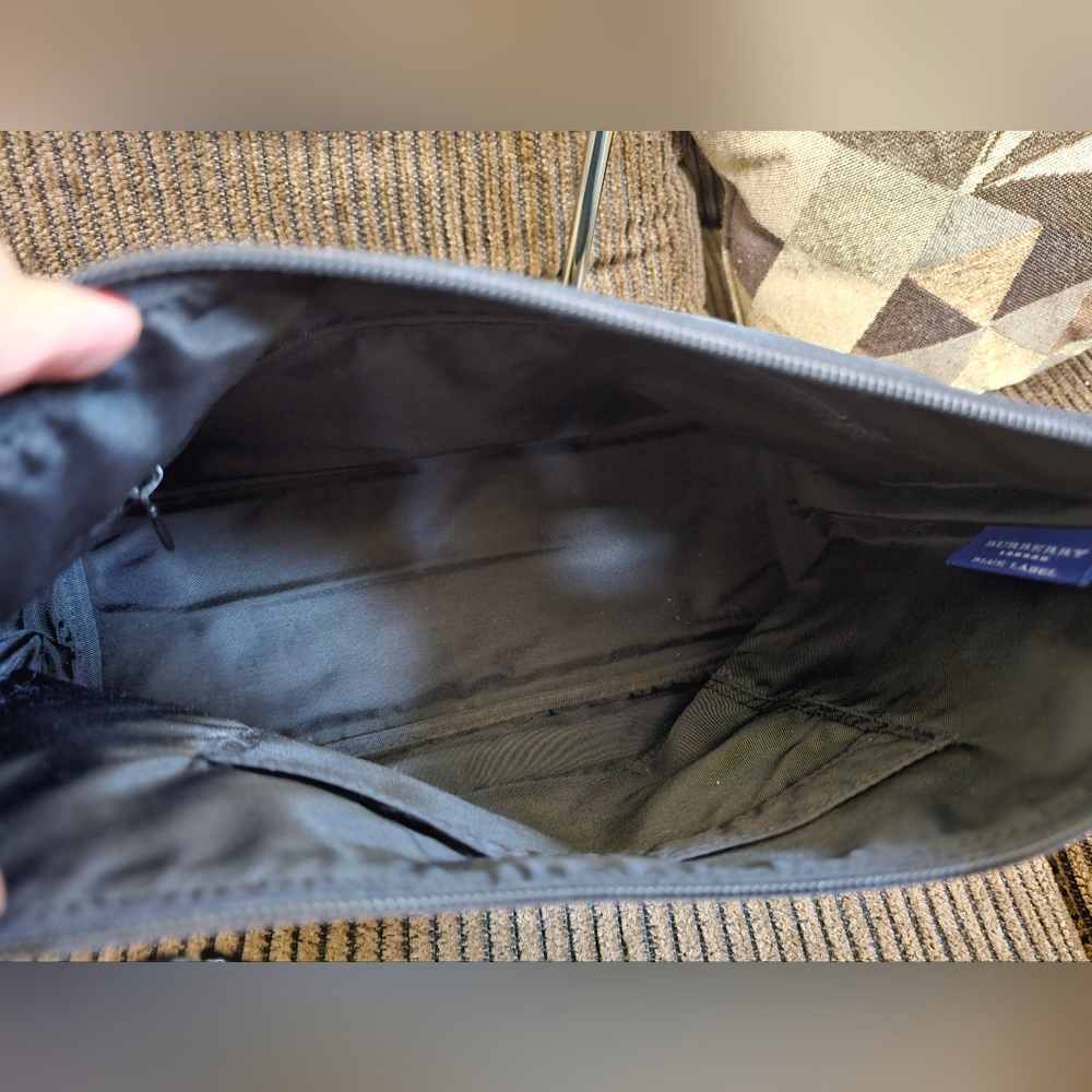 Authentic Burberry Tote bag - Picture 13 of 16